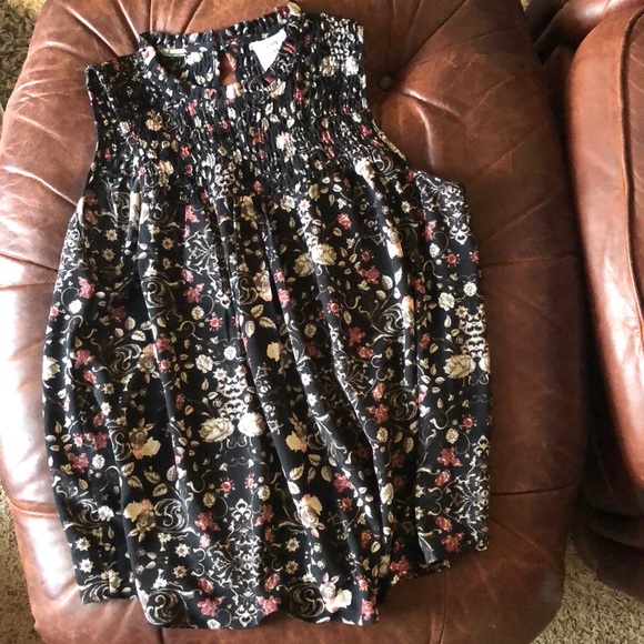 Knox Rose Tops - Black Floral Tank